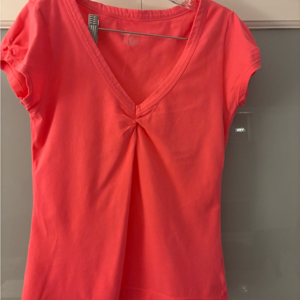 No Boundaries Coral V-Neck Short Sleeve Tee